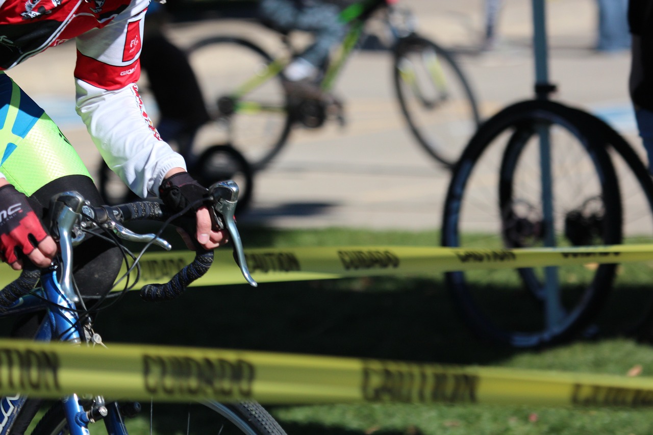 扔鉛球比賽，力量與技巧的巔峰對決