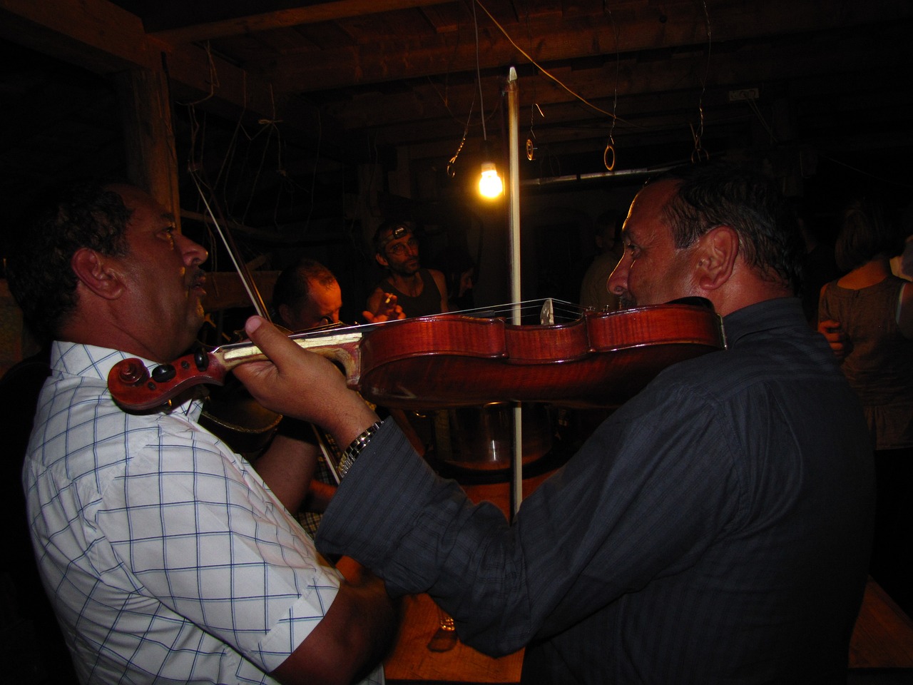 歌手與演員的地位交匯，音樂(lè)與戲劇的碰撞與對(duì)比