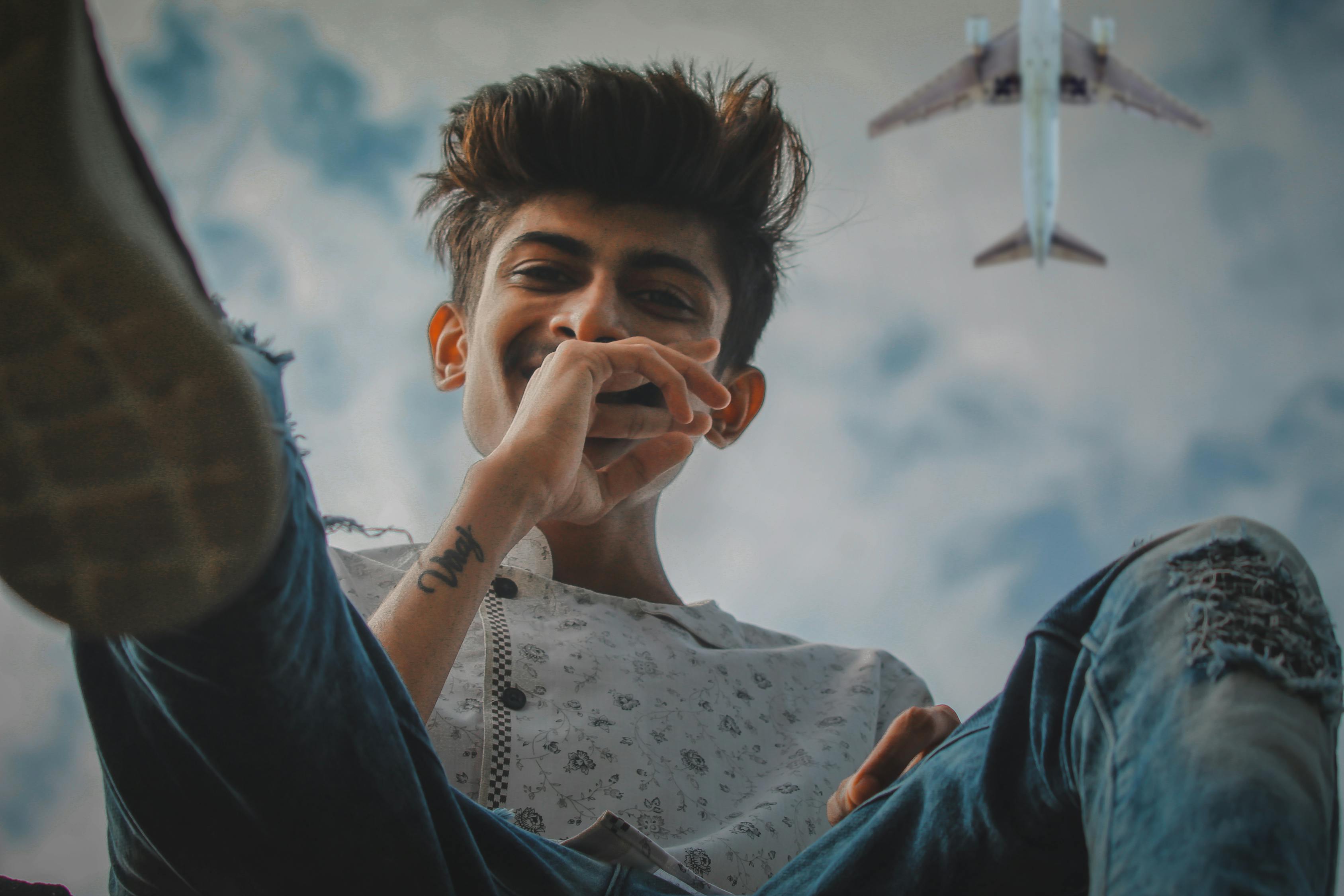 青春的力量與無限可能，探索99年演員的成長之路