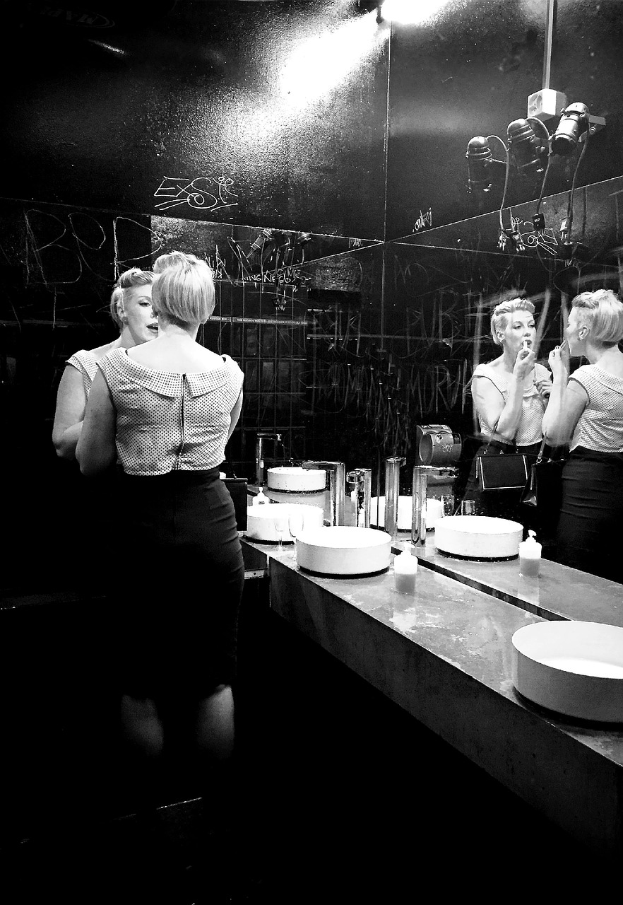 歡樂頌，都市生活的鏡像與人性百態(tài)的寫照電視劇解析