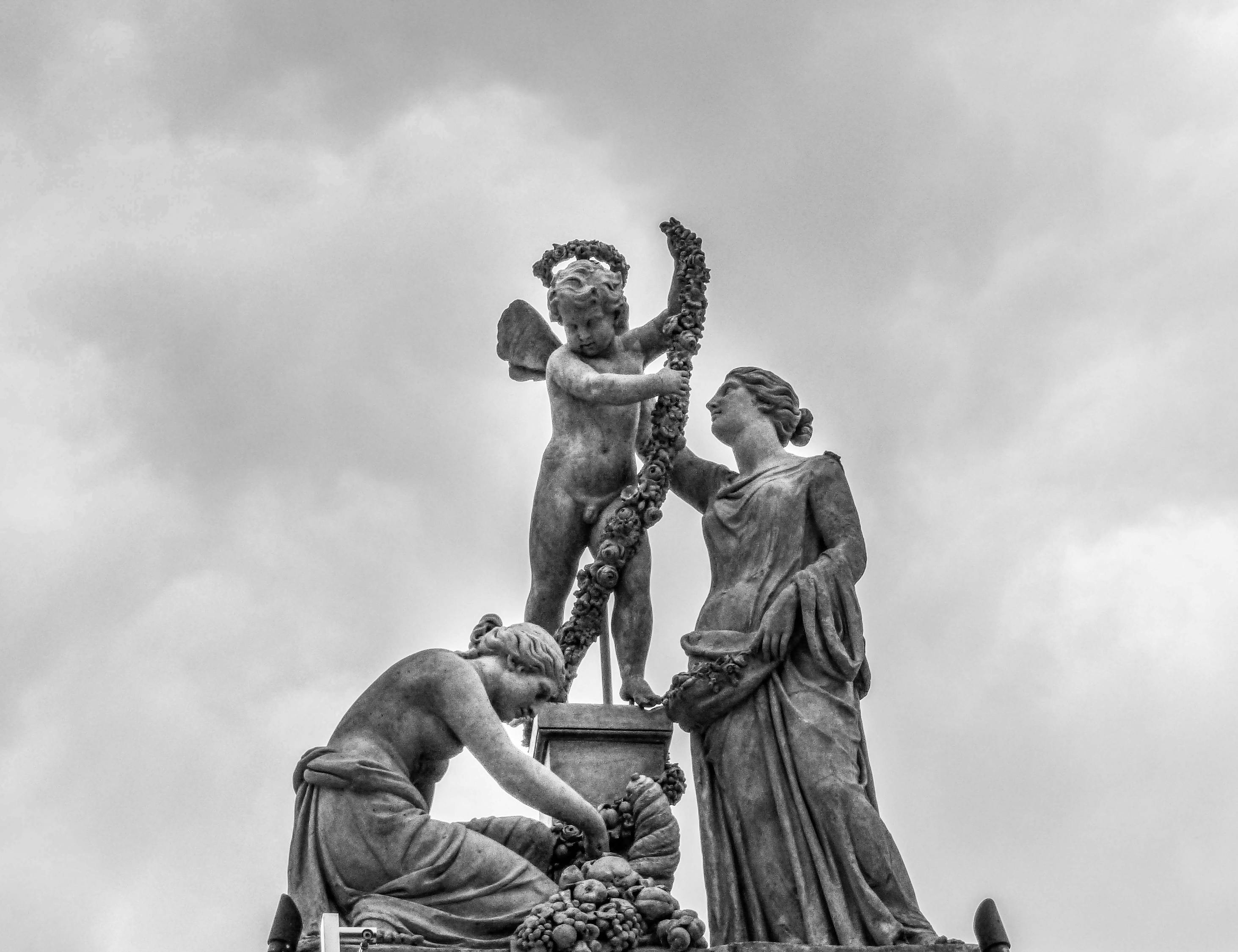 動漫倫理藝術的道德與人倫探討，動漫藝術的道德視角與人倫反思