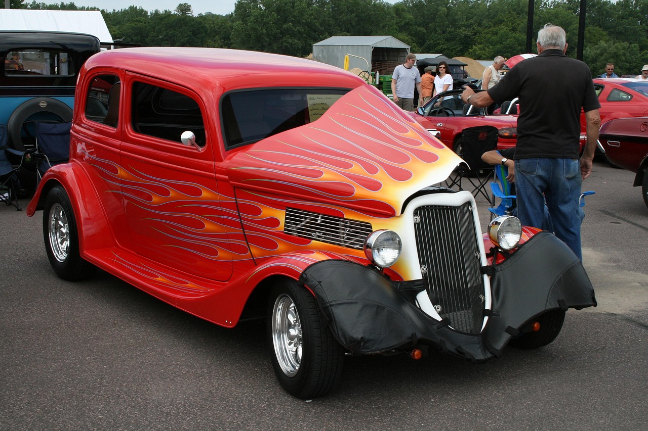 魯山交警展現(xiàn)新作為，守護(hù)道路安全，最新動(dòng)態(tài)發(fā)布