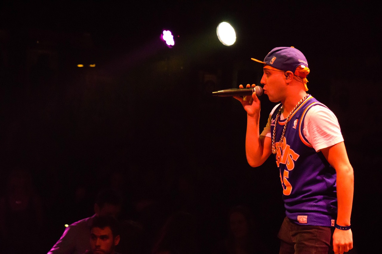 王奕生活照揭秘，真實(shí)與舞臺(tái)間的魅力交織探尋演員王奕的真實(shí)生活風(fēng)采