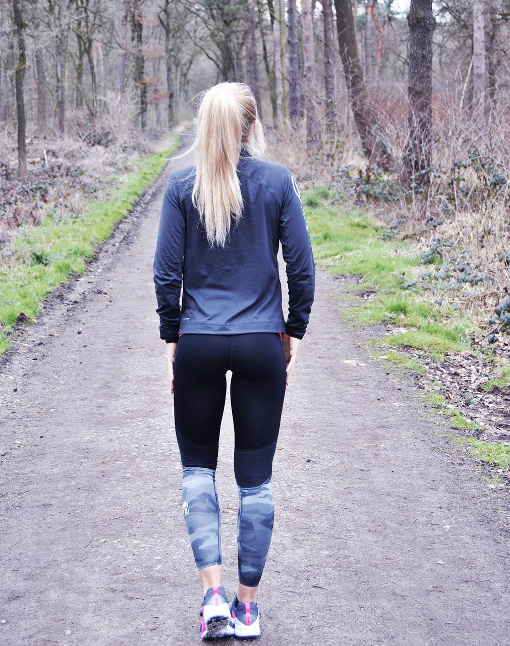 女款風(fēng)衣外套新款推薦，時尚與經(jīng)典的完美融合風(fēng)采展現(xiàn)