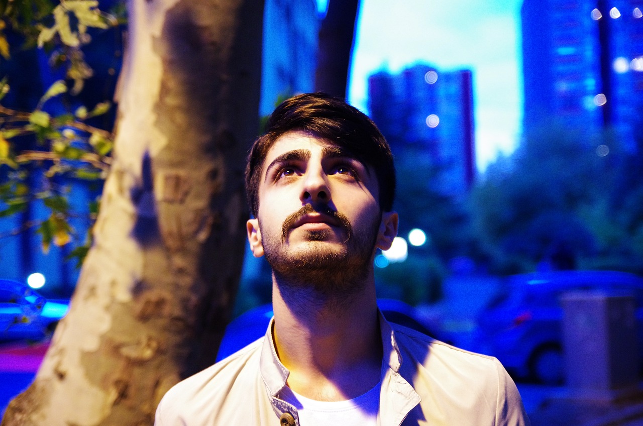 男足激戰(zhàn)之夜，期待與激情的碰撞