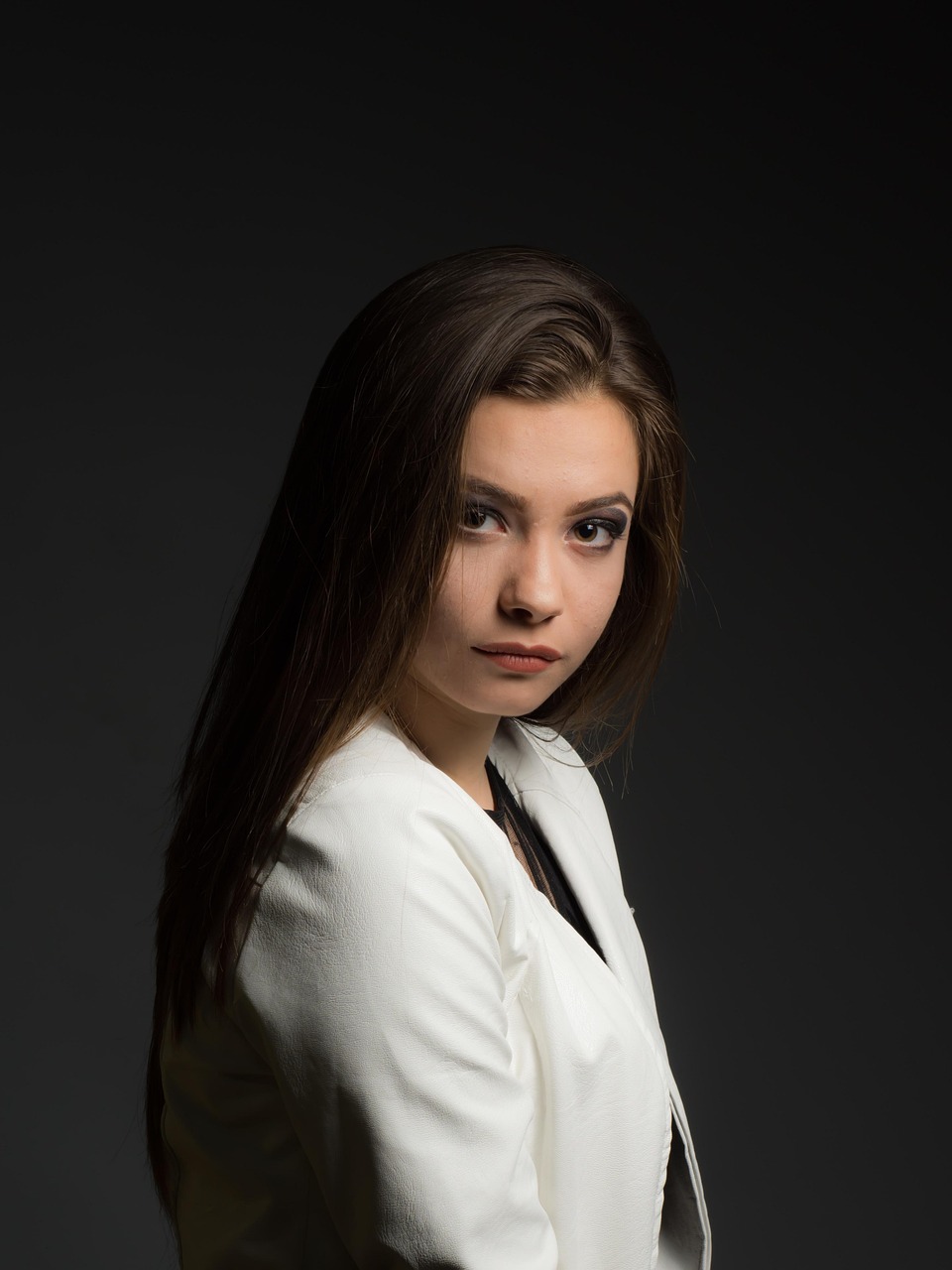 單眼皮男明星，獨(dú)特魅力的時尚風(fēng)尚標(biāo)桿