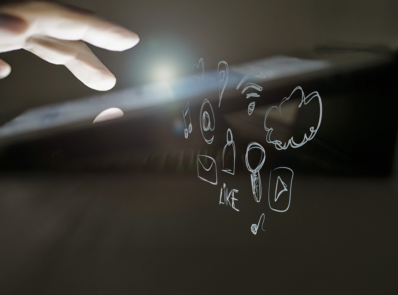 革新傳統(tǒng)與引領(lǐng)未來的力量，最新廣告屏幕亮相！