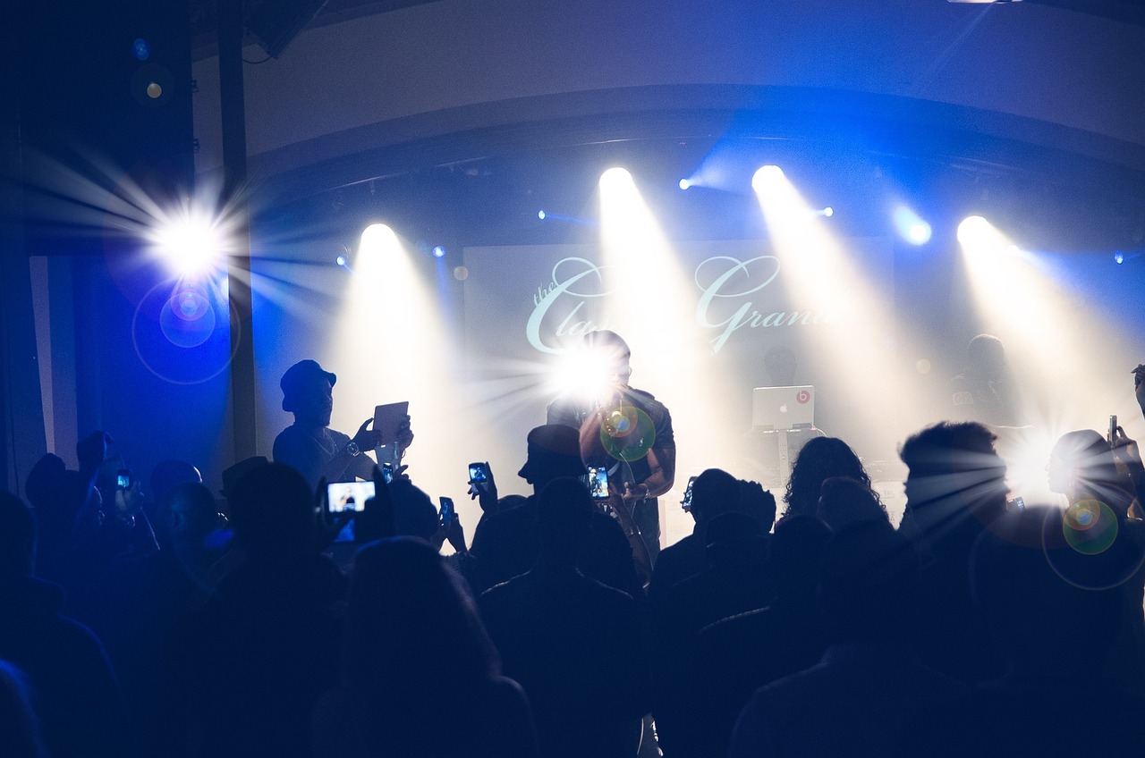 最新搞笑互動掀起歡樂浪潮的歡樂細節(jié)揭秘！