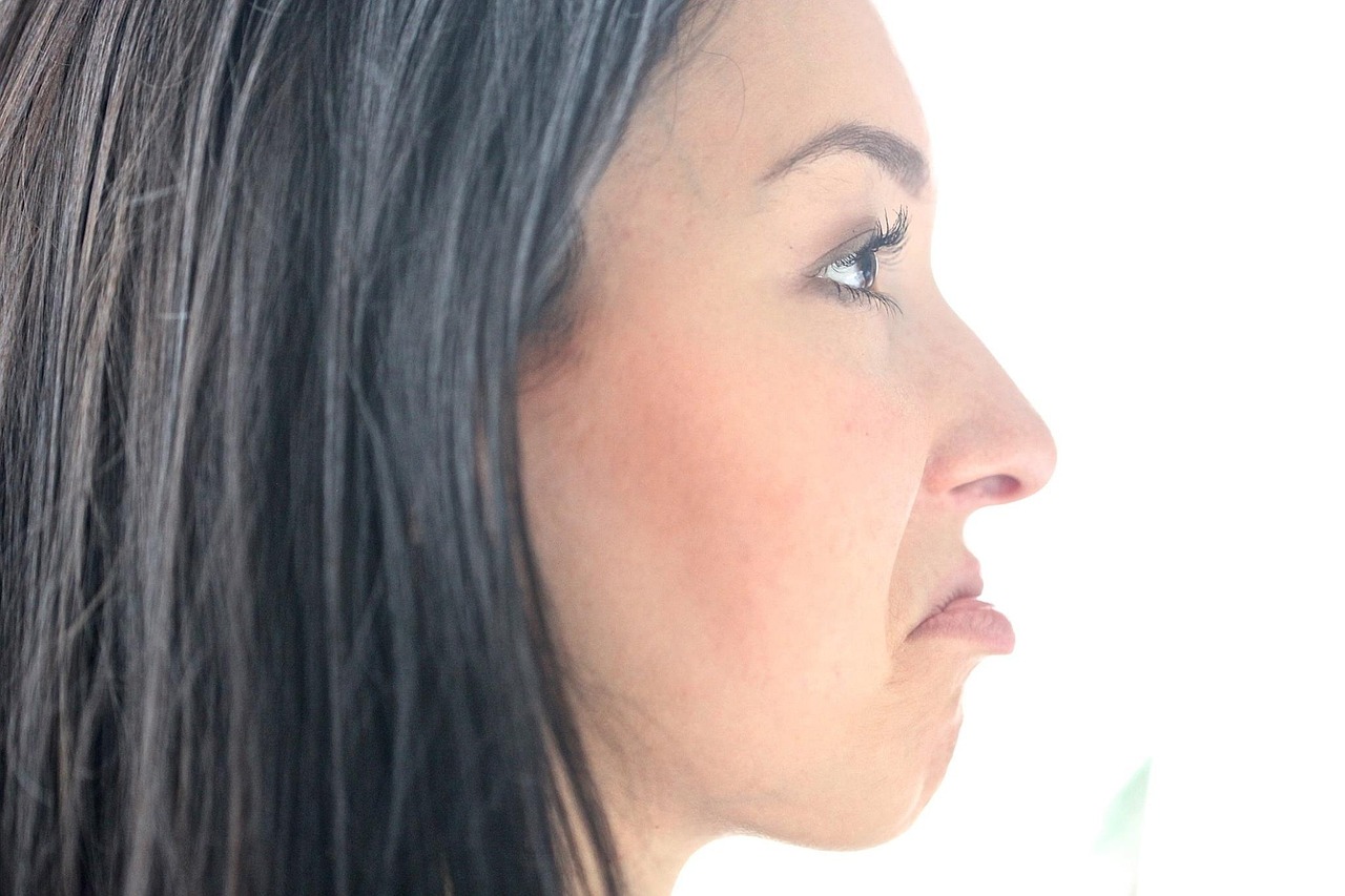 最新白發(fā)解決方案，重塑青春發(fā)色魅力